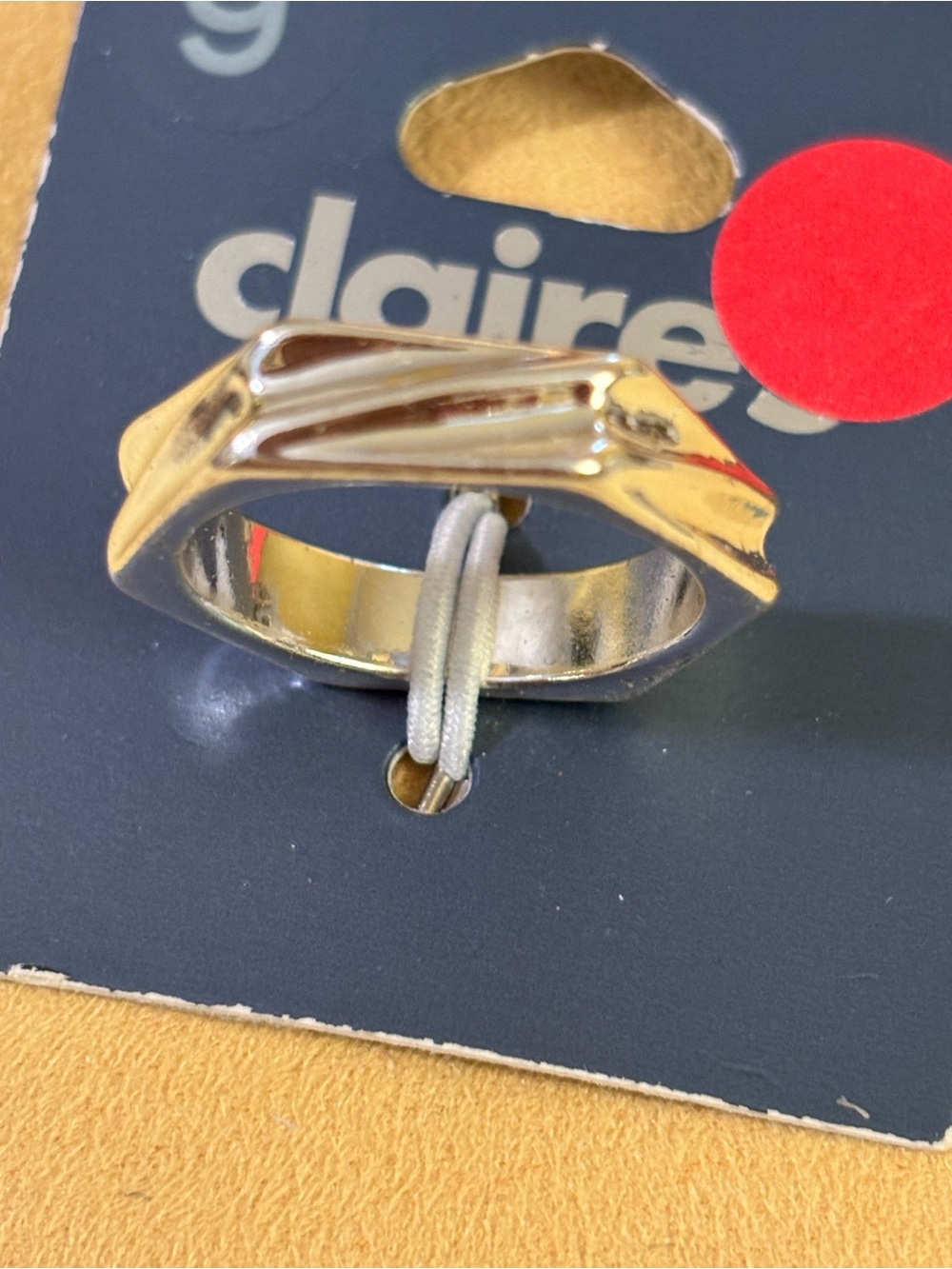 Claire's Shiny Gold Sculpted Wave Ring